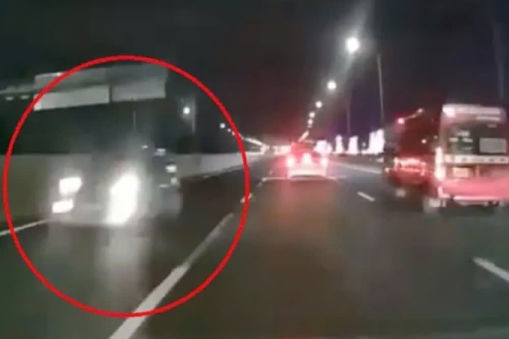 Ô tô đi ngược chiều trên cao tốc Hà Nội - Hải Phòng