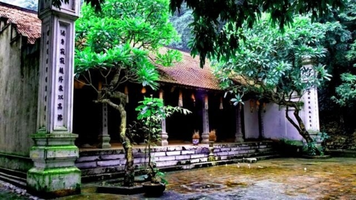 Chùa Trầm là nơi Chủ tịch Hồ Chí MInh đã ra Lời kêu gọi toàn quốc kháng chiến đêm ngày 19, rạng sáng 20/12/1946.