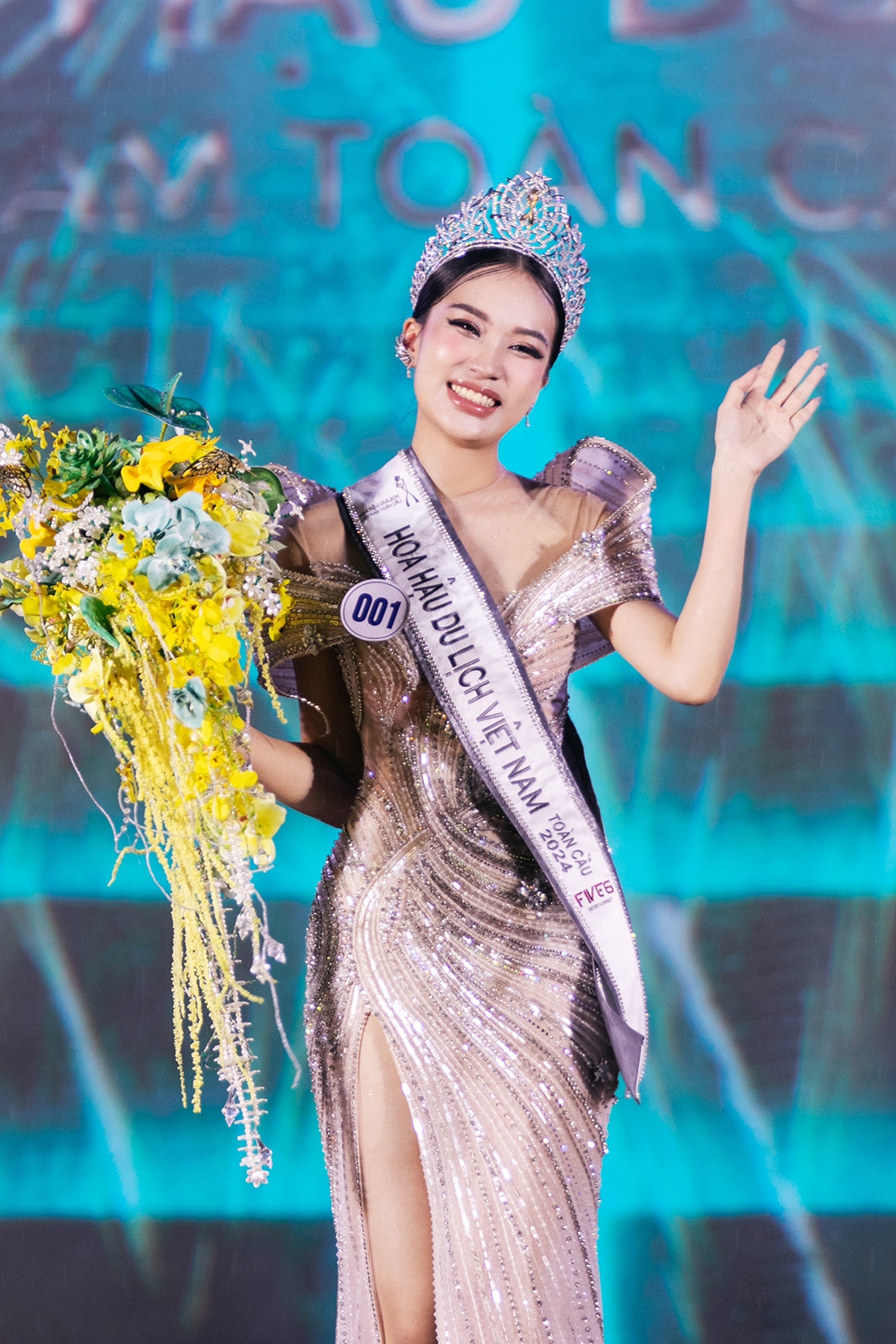Võ Cao Kỳ Duyên, người đẹp đến từ Hải Phòng đăng quang Hoa hậu Du lịch Việt Nam toàn cầu 2024