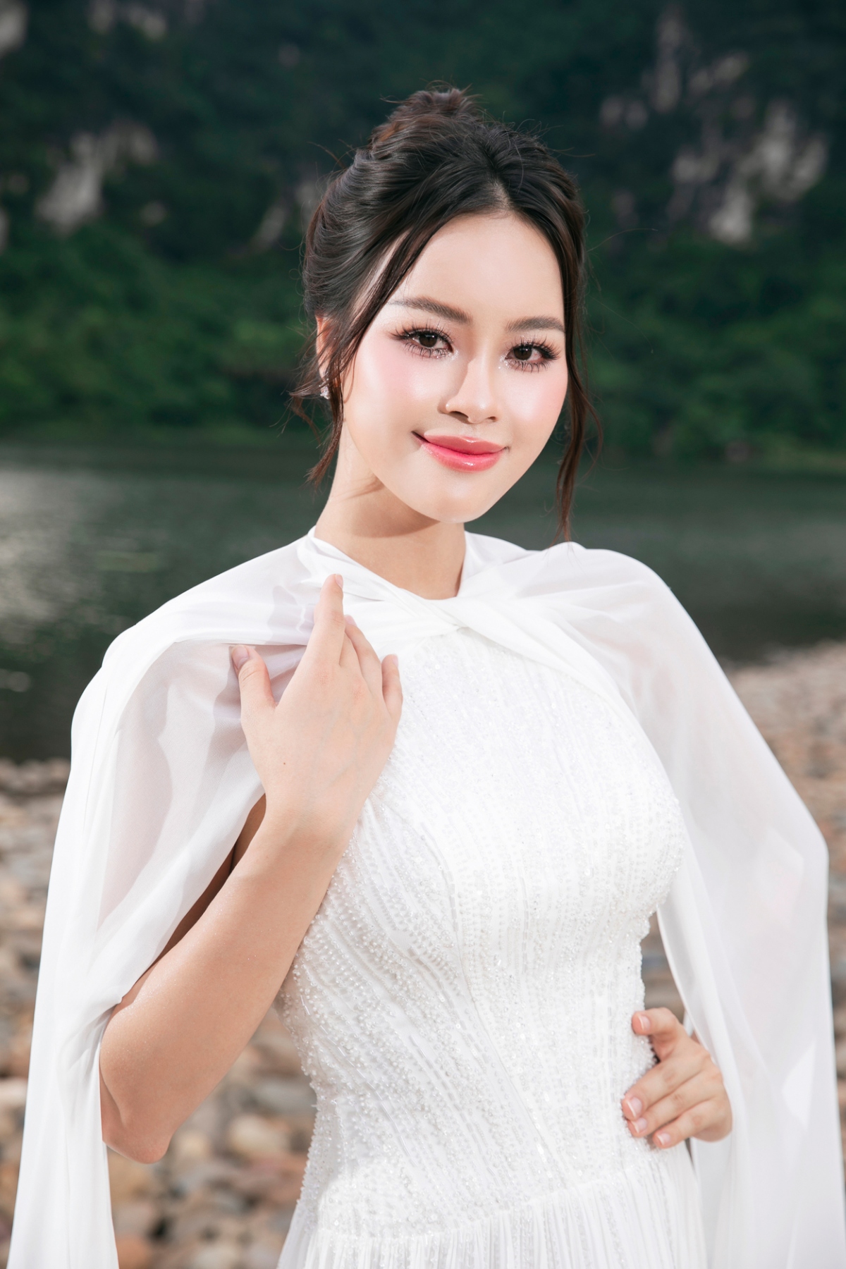 Vẻ đẹp ngọt ngào của Á hậu Đào Hiền