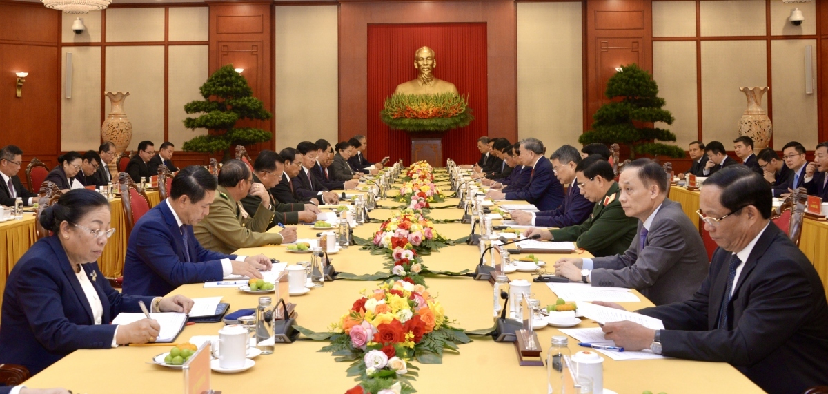 To Lam and Thongloun Sisoulith co-chair a high-level meeting between the Communist Party of Vietnam and the Lao People’s Revolutionary Party.