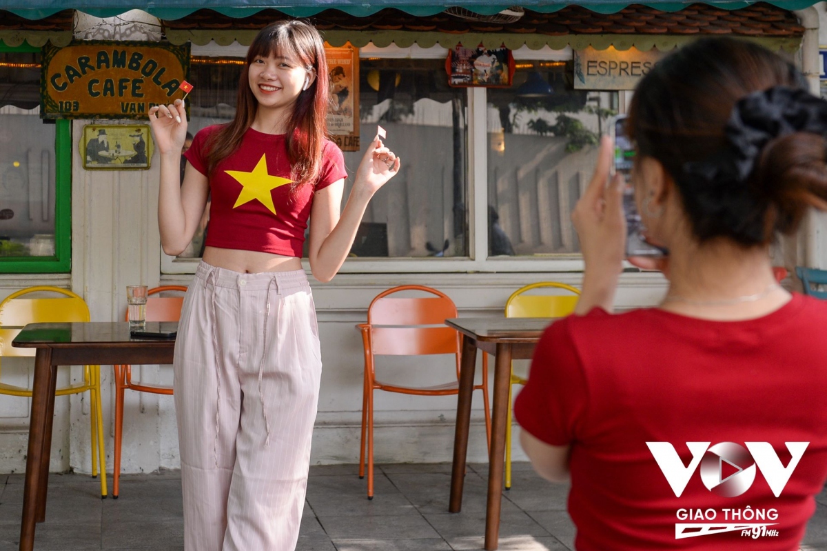 Theo thông tin từ Trung tâm Dự báo khí tượng thủy văn quốc gia, trong 4 ngày nghỉ lễ Quốc khánh 2/9 (từ 31/8 đến 3/9), tại các tỉnh miền Bắc, từ ngày 1 đến 3/9 phổ biến nắng ráo, ít mưa, nhiệt độ từ 33-35 độ C, trời oi bức về trưa và chiều. Khu vực Trung Bộ không còn nắng nóng. Ngày 2 và 3-9 có mưa dông về chiều và tối. Còn Tây Nguyên và Nam Bộ tất cả các ngày nghỉ lễ đều có mưa, thời gian mưa tập trung về chiều và tối với cường độ mưa đạt cấp mưa vừa, có nơi mưa to và dông mạnh.