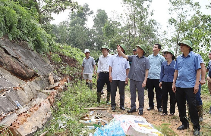 Chủ tịch UBND tỉnh Bắc Giang Lê Ánh Dương kiểm tra tại núi Y Sơn