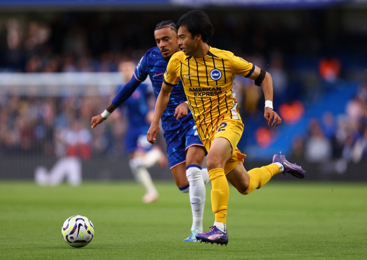 Brighton bất ngờ có bàn thắng mở tỷ số trước Chelsea (Ảnh: Reuters)