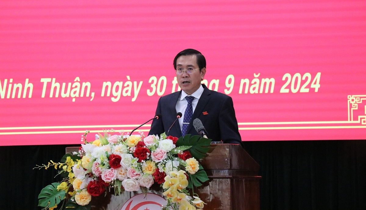  Phó Bí thư Thường trực Tỉnh ủy, Chủ tịch HĐND tỉnh Ninh Thuận Phạm Văn Hậu phát biểu khai mạc kỳ họp. Ảnh: B.H