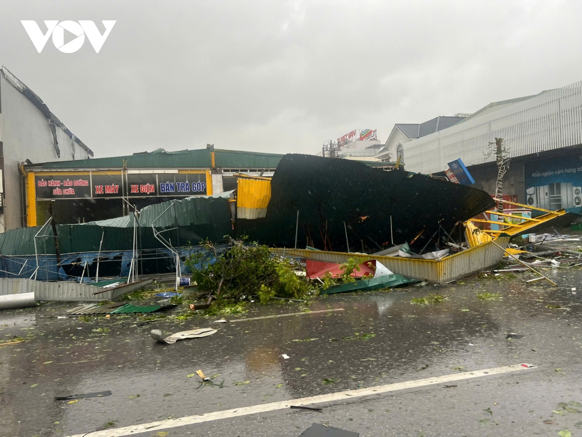 Many local eateries collapse due to the powerful storm.