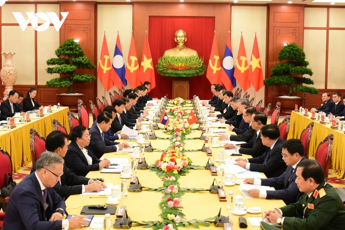 During the talks, the two leaders agree to strengthen defense and security cooperation to effectively address increasingly diverse and complex security challenges.
