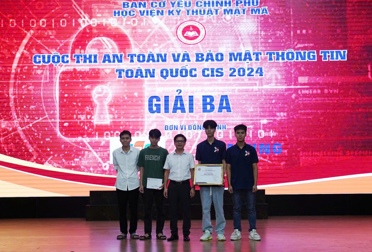 ‘KMA.NextGen’ của Học viện Kỹ thuật Mật mã nhận giải Ba cuộc thi CIS 2024