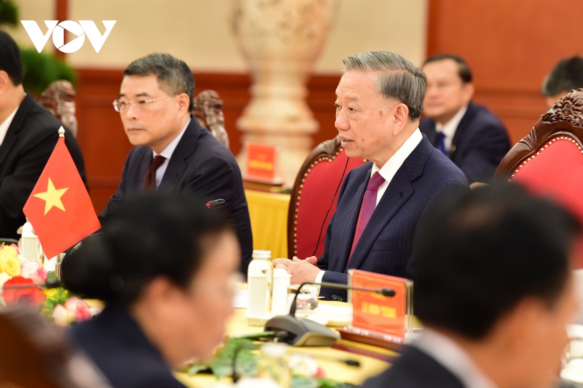 To Lam welcomes Thongloun Sisoulith’s visit which he believes will help further the great friendship, special solidarity, and comprehensive cooperation between Vietnam and Laos.