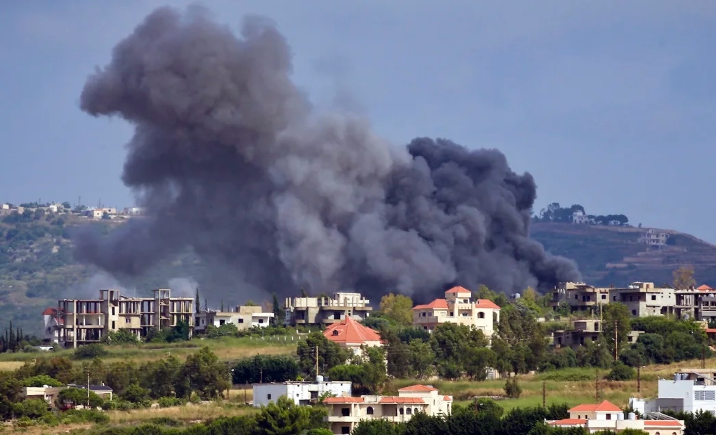 Khói lửa ở Lebanon trong một lần không kích trước đây của Israel. Ảnh: Getty.