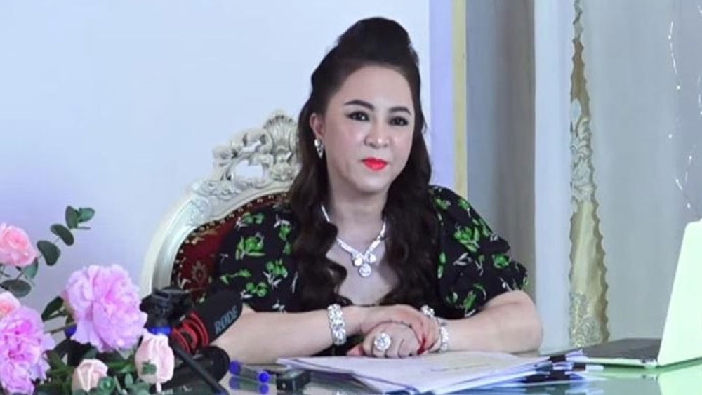 Bà Hằng tại một buổi livestream (ảnh: MXH)