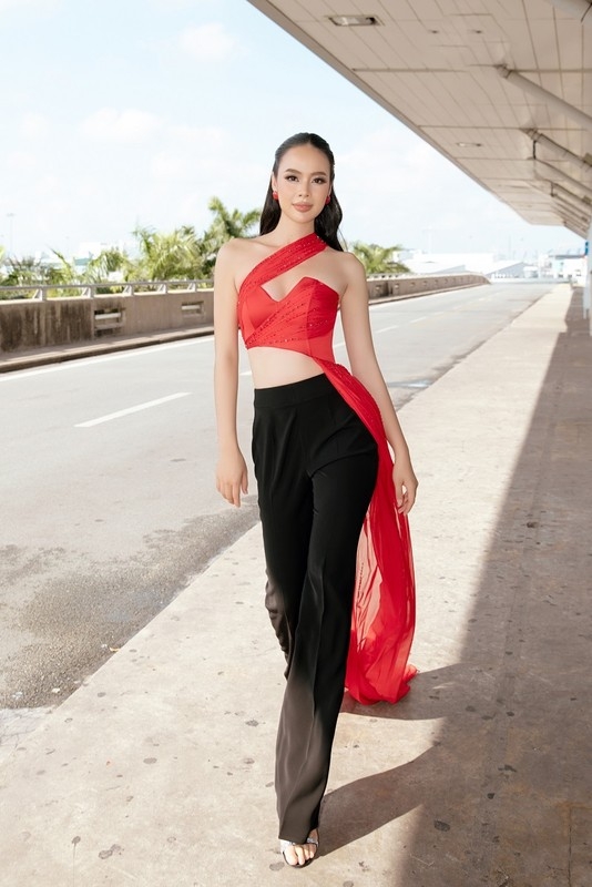 She expresses her pride at wearing the sash representing Vietnam as she heads to the Miss Asia Pacific International 2024 pageant.