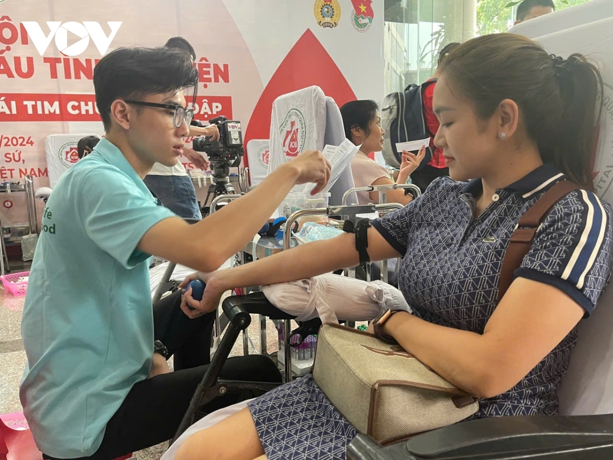 Many young volunteers say that they will register again for the next blood donation event.