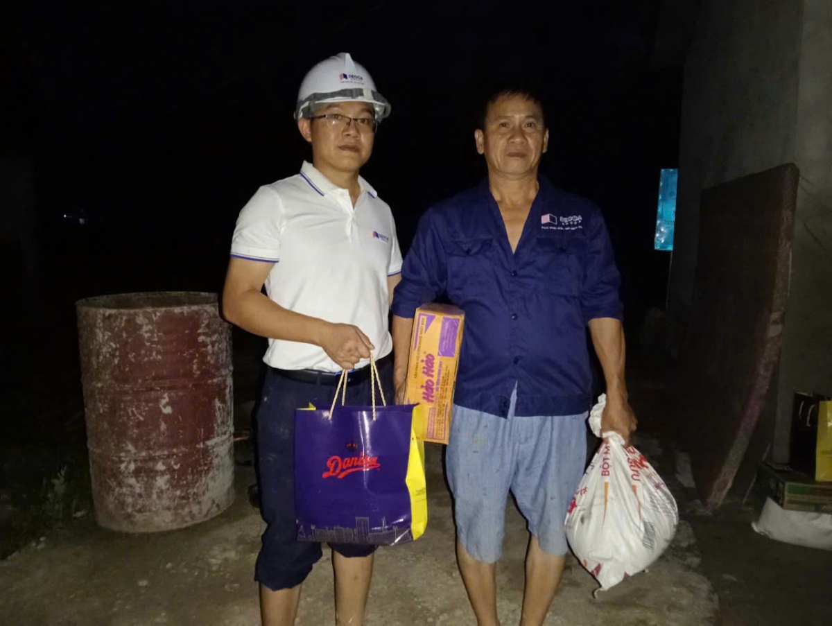 Người Đèo Cả chung tay hỗ trợ lương thực cho người dân bị ảnh hưởng của bão số 3.