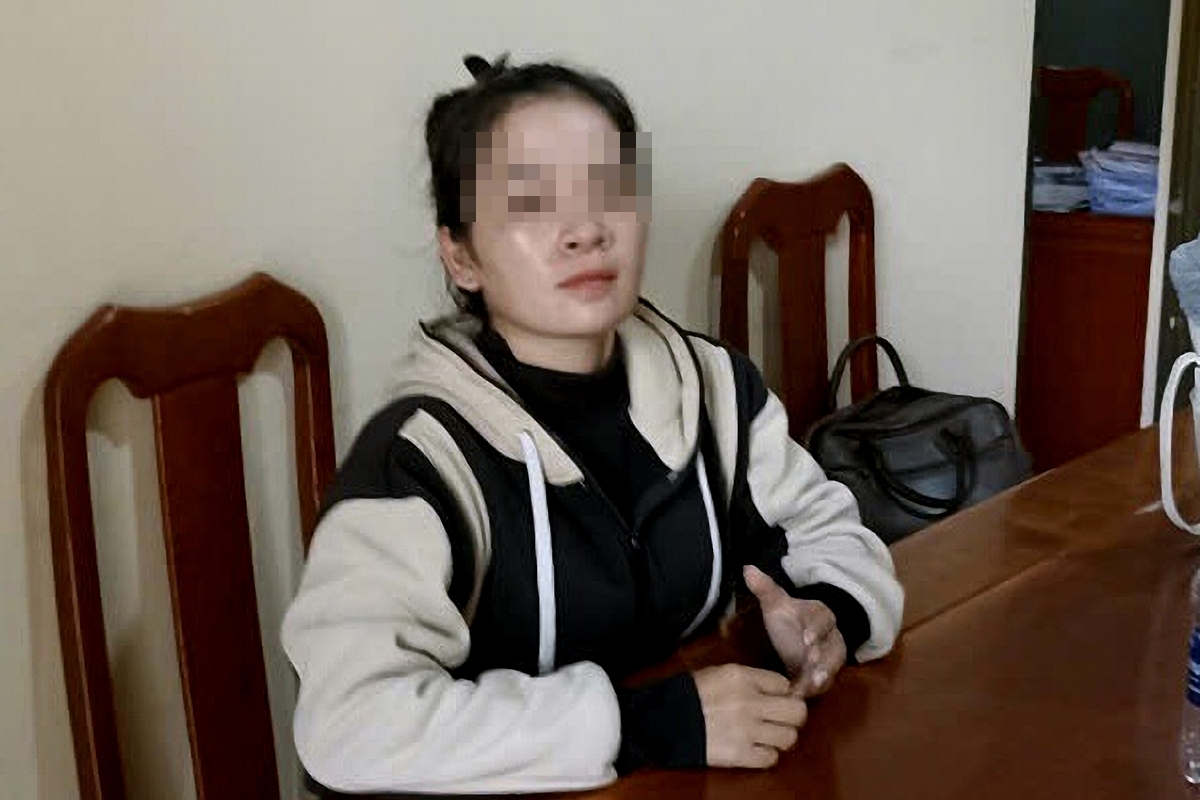 Đối tượng Thạch Thị Sóc Sô Khone tại cơ quan Công an