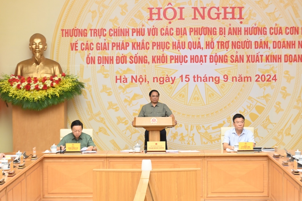 Thủ tướng Chính phủ Phạm Minh Chính chủ trì Hội nghị Thường trực Chính phủ với các địa phương bị ảnh hưởng do cơn bão số 3 về các giải pháp khắc phục hậu quả, hỗ trợ người dân, doanh nghiệp ổn định đời sống, khôi phục hoạt động sản xuất, kinh doanh, thúc đẩy tăng trưởng. (Ảnh: VGP)