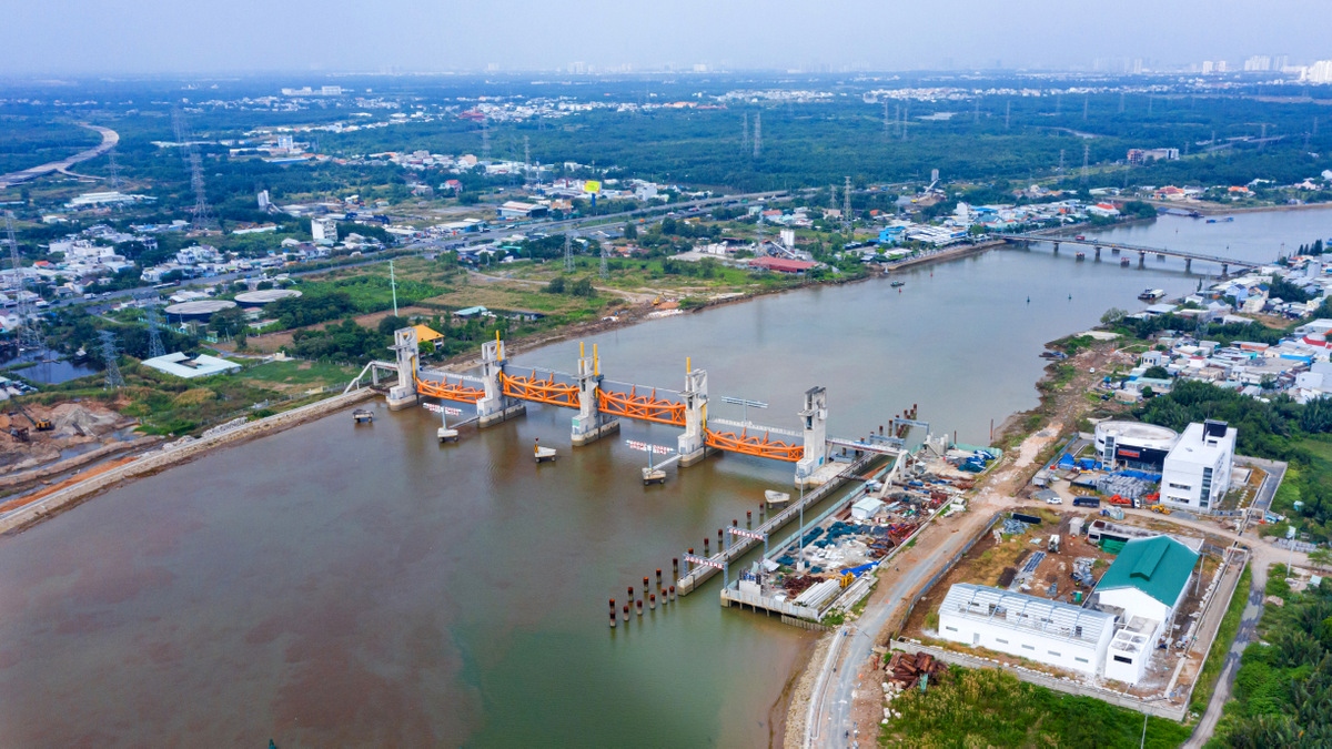 Dự án có mục tiêu kiểm soát ngập do triều cường cho vùng diện tích 570km2 với khoảng 6,5 triệu dân (ảnh T.N)