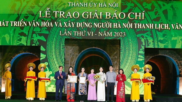 Trao giải tặng các nhóm tác giả đoạt giải A năm 2023