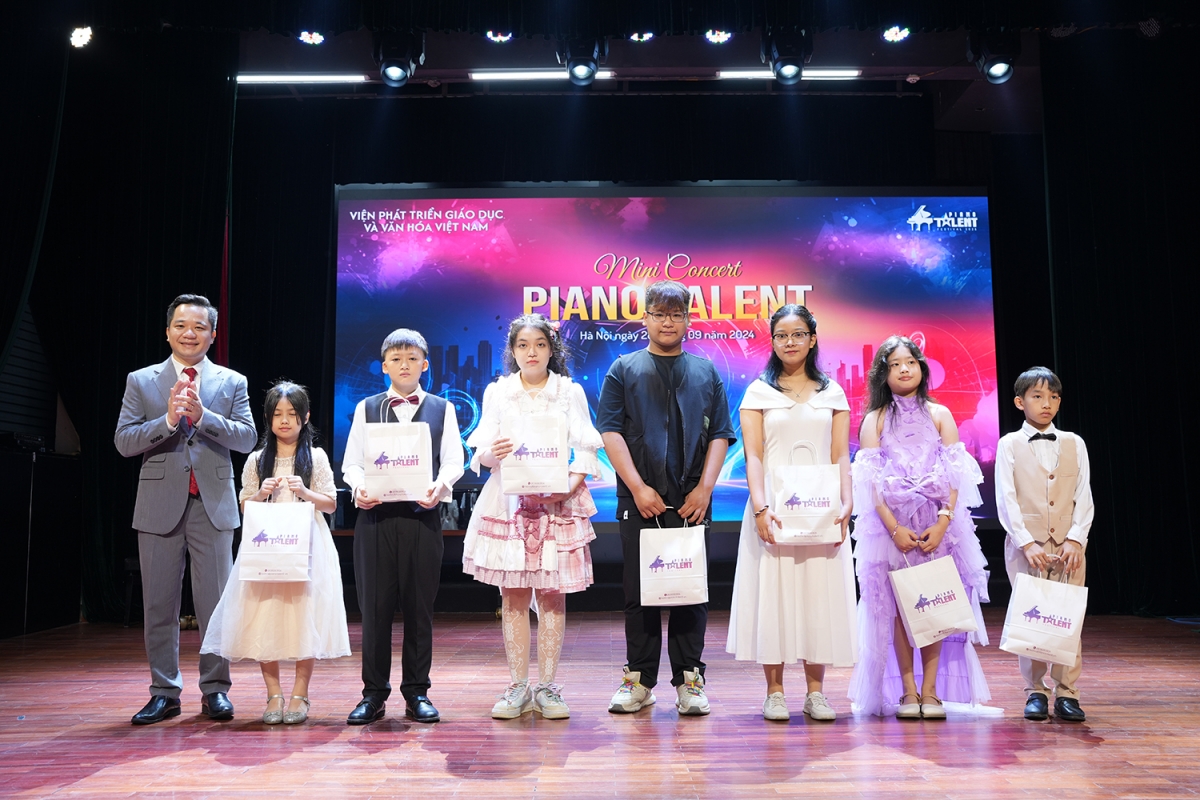 Các thí sinh tiêu biểu của mùa 1 Cuộc thi Piano mở rộng toàn quốc.