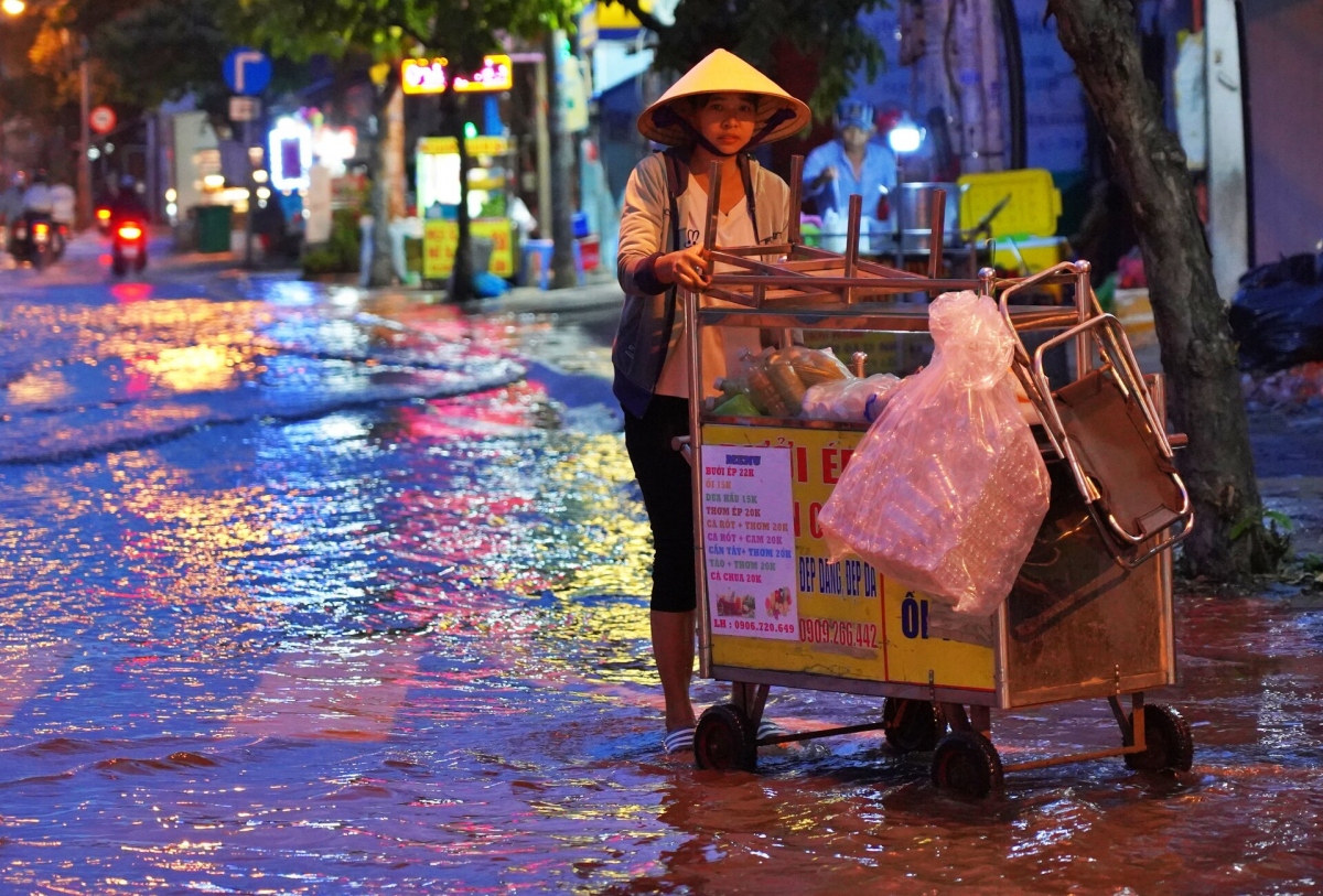 High tides causes the trade of local businesses to be sluggish.
