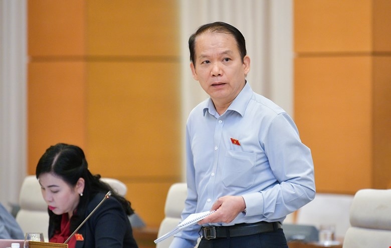 Chủ nhiệm Ủy ban Pháp luật Hoàng Thanh Tùng nêu ý kiến về dự án Luật sửa đổi, bổ sung một số điều của Luật Quảng cáo (Ảnh: Quốc hội)