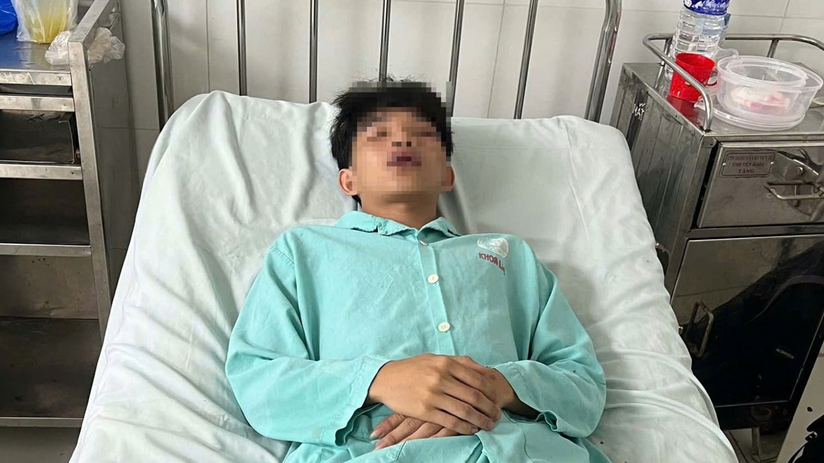 H.A đang nhập viện với nhiều vết thương trên mặt (ảnh: ĐC)