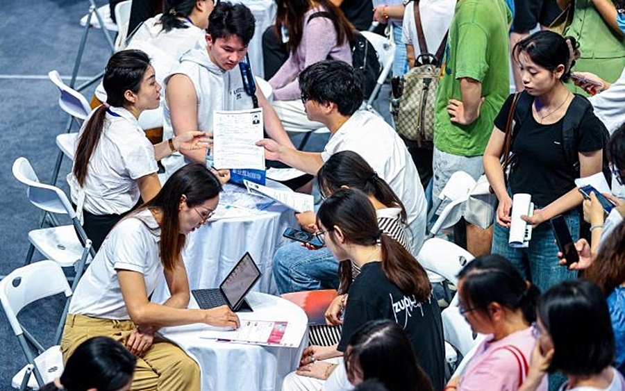 Một hội chợ việc làm tại tỉnh Hồ Bắc, miền Trung Trung Quốc trong tháng 9. Ảnh: Chinanews.