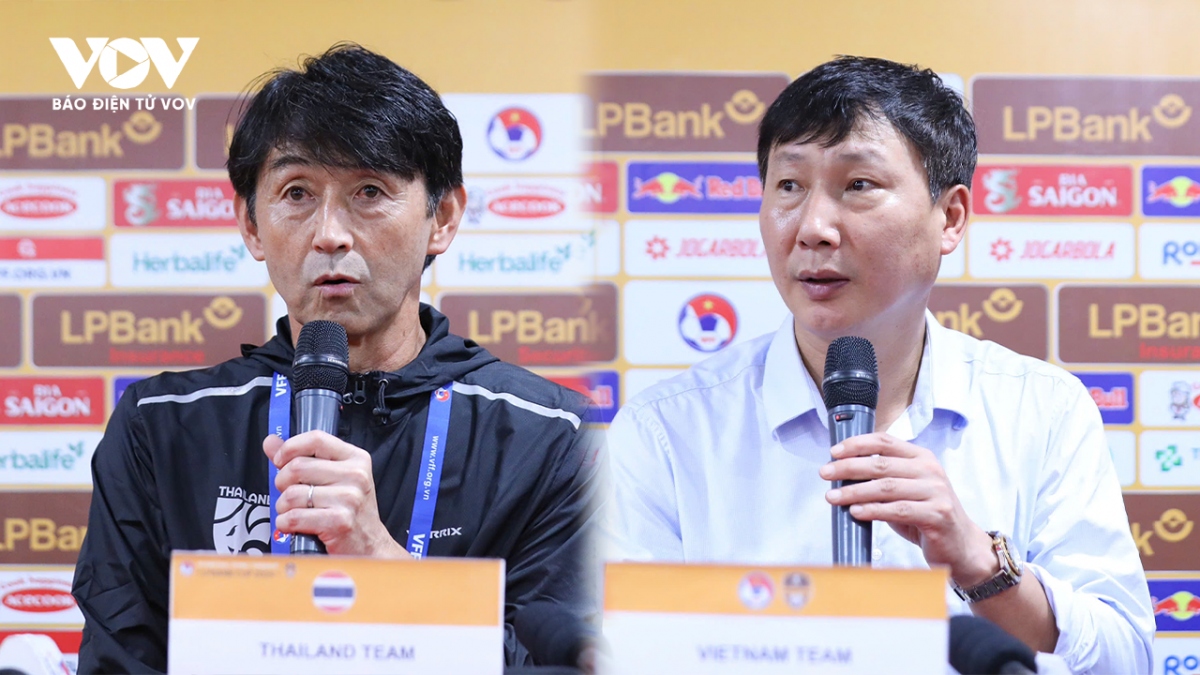 Trong buổi họp báo sau trận ĐT Việt Nam 1-2 ĐT Thái Lan thuộc khuôn khổ loạt trận giao hữu quốc tế dịp FIFA Days tháng 9/2024 trên sân vận động Quốc gia Mỹ Đình, HLV Kim Sang Sik một lần nữa lại xin lỗi người hâm mộ ĐT Việt Nam, còn ngược lại HLV Masatada Ishii hé lộ bí kíp giúp Thái Lan ngược dòng thắng ĐT Việt Nam.