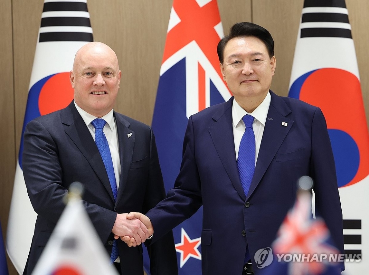 Thủ tướng New Zealand Chritopher Luxon gặp Tổng thống Hàn Quốc Yoon Suk Yeol. Nguồn: Yonhap