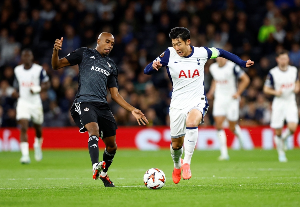 Tottenham chơi thiếu người, nhưng vẫn có thế trận tốt trước Qarabag (Ảnh: Reuters).