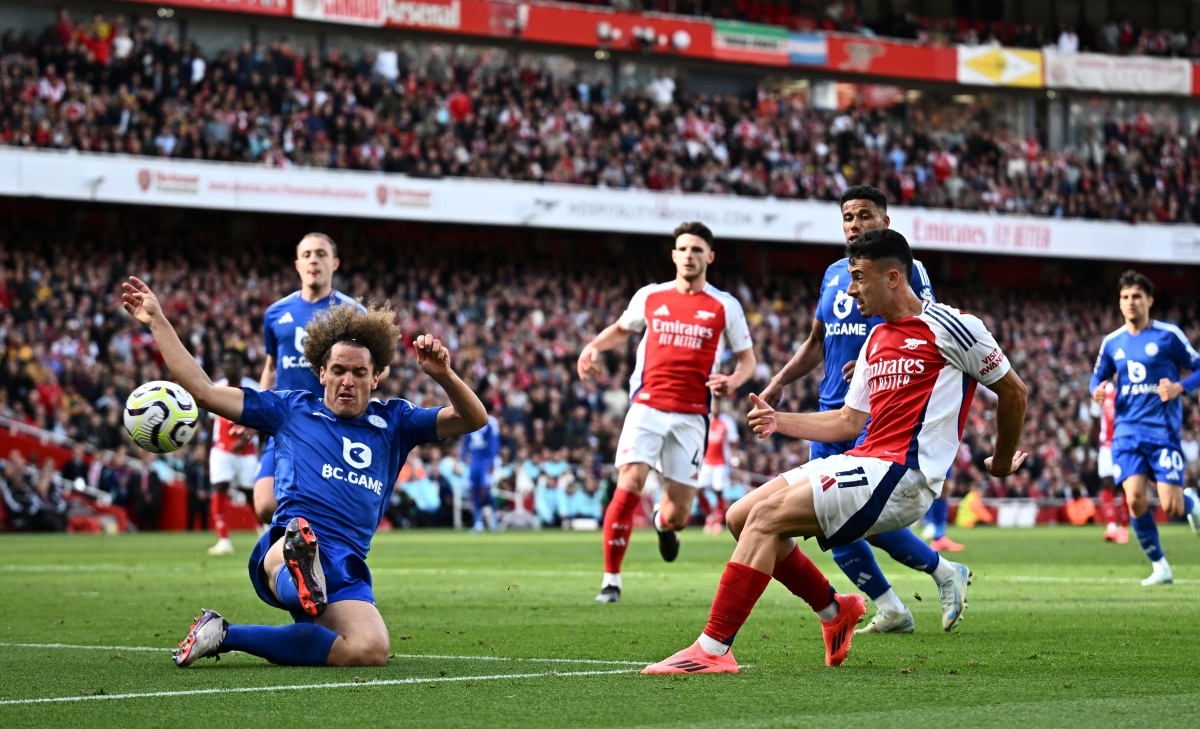 Arsenal và Leicester City đã tạo ra trận đấu hấp dẫn (Ảnh: Reuters).