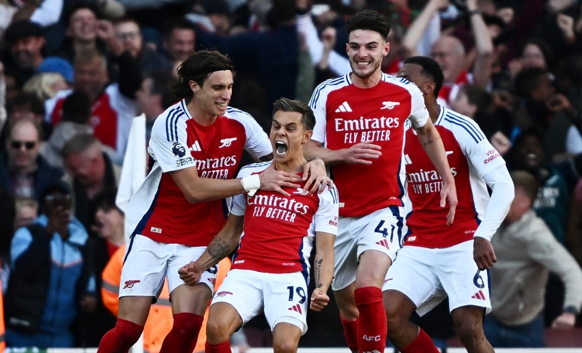 Arsenal thắng kịch tính Leicester City (Ảnh: Reuters).