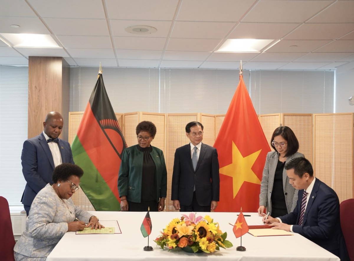 Lễ ký thông cáo chung thiết lập quan hệ ngoại giao Việt Nam - Malawi