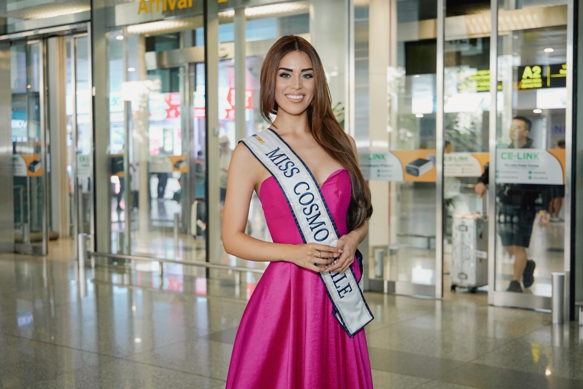 With the theme of "Vivid Vietnam", the beauty contest seeks to promote various positive images of Vietnamese people and landscape to international friends.