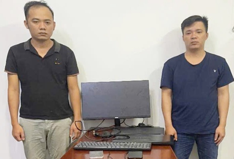 Trí và Sơn bị bắt giữ cùng tang vật gây án. 