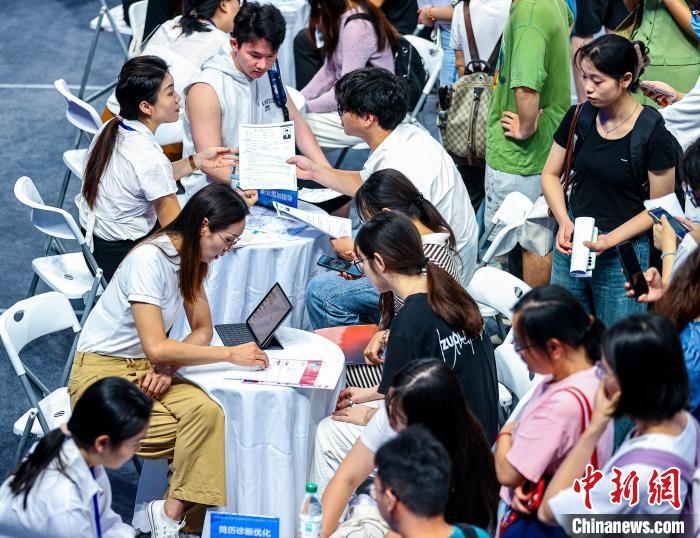 Một hội chợ việc làm tại tỉnh Hồ Bắc, miền Trung Trung Quốc trong tháng 9. Ảnh: Chinanews