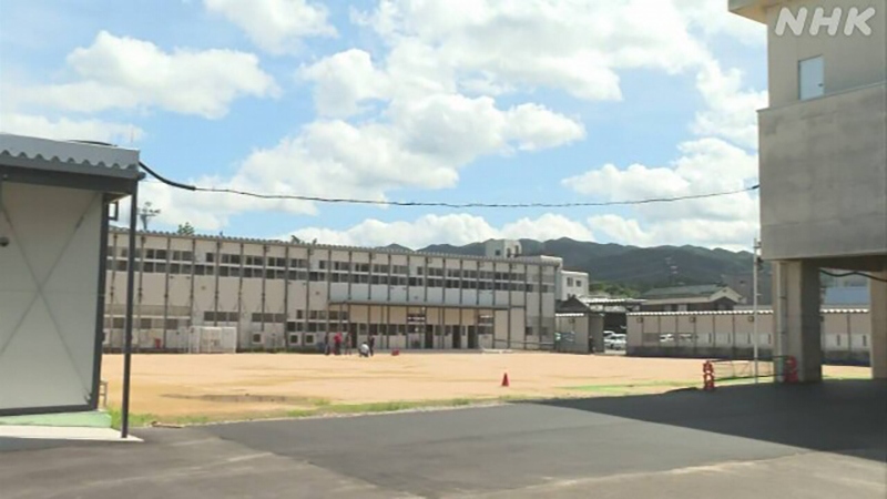 Toàn bộ các trường tiểu học và trung học cơ sở tại Wajima tạm thời đóng cửa trong 2 ngày để "ổn định tinh thần" cho các em. Ảnh: NHK