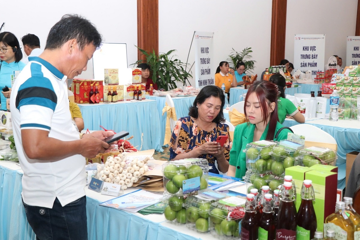 Một doanh nghiệp Hàn Quốc đang truy xuất nguồn góc sản phẩm. (Ảnh: B.H)