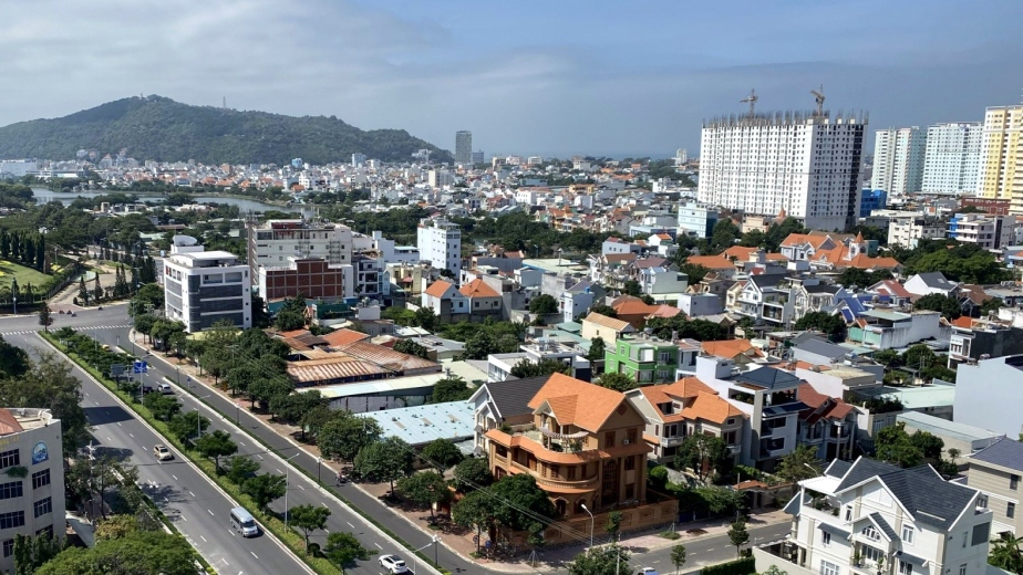 Trong 8 tháng, thị trường nhà đất còn chào đón 370 doanh nghiệp quay trở lại hoạt động