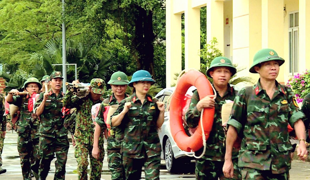 Ban CHQS huyện Nho Quan cơ động lực lượng giúp nhân dân