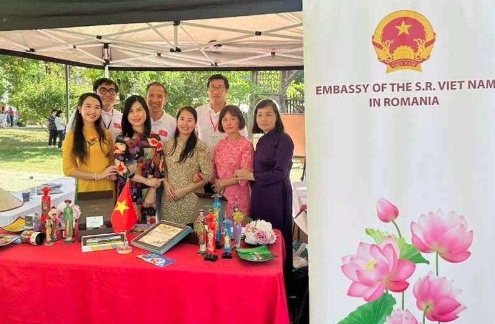 This marks the second time that the embassies of Asian countries, including Vietnam, have held an Asian cultural festival at the National Village Museum in Romania in an effort to promote the wide diversity of Asian cultures.