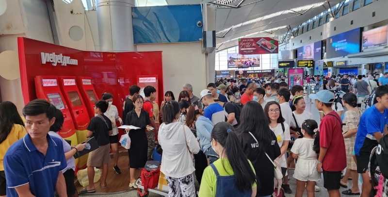 Bộ GTVT yêu cầu các cơ quan, đơn vị tăng cường công tác quản lý Nhà nước, kiểm soát chặt chẽ giá vé máy bay.
