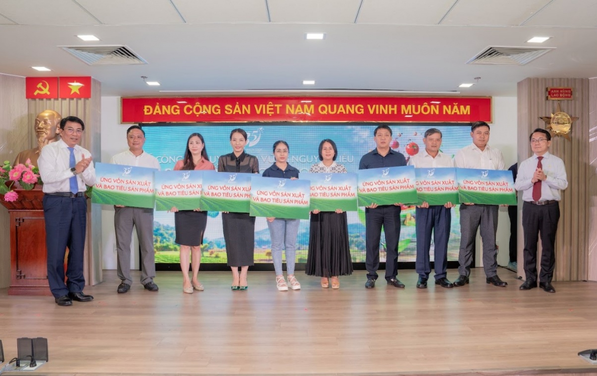 Saigon Co.op ứng vốn bao tiêu sản xuất cho 5 nhà cung cấp và HTX.