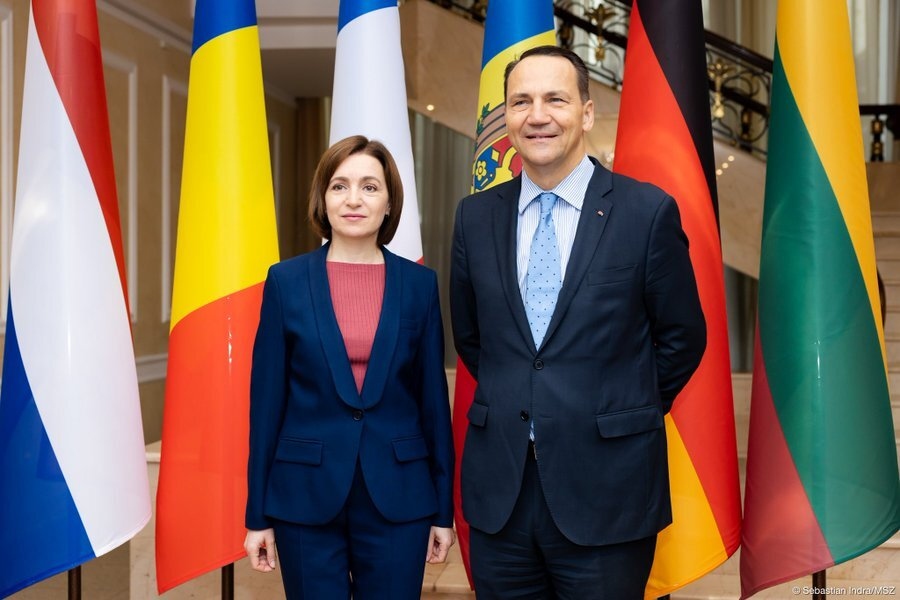 Tổng thống Moldova Maia Sandu và Bộ trưởng Ngoại giao Ba Lan Sikorski tại Moldova ngày 17/9/24. (Ảnh: polskieradio.pl)