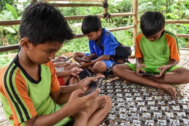 Châu Á - nơi có tỷ lệ trẻ em sử dụng Internet cao nhất thế giới (Ảnh minh họa)