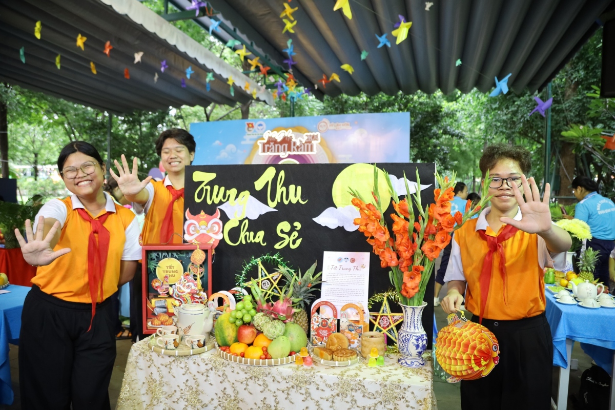 Hội thi trưng bày mâm cỗ trung thu (Ảnh: nhà thiếu nhi TP.HCM)