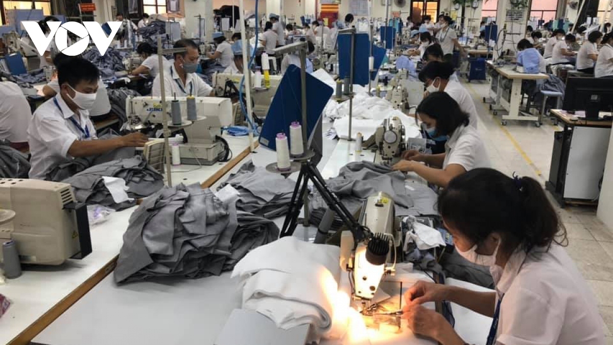 Nhiều doanh nghiệp khó tuyển lao động nửa cuối năm 2024 (Ảnh minh họa)