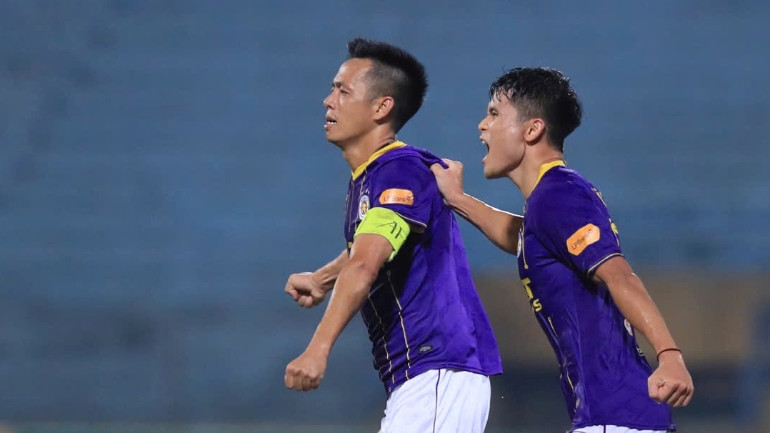 Văn Quyết là người rất có duyên ghi bàn vào lưới Thanh Hóa.
