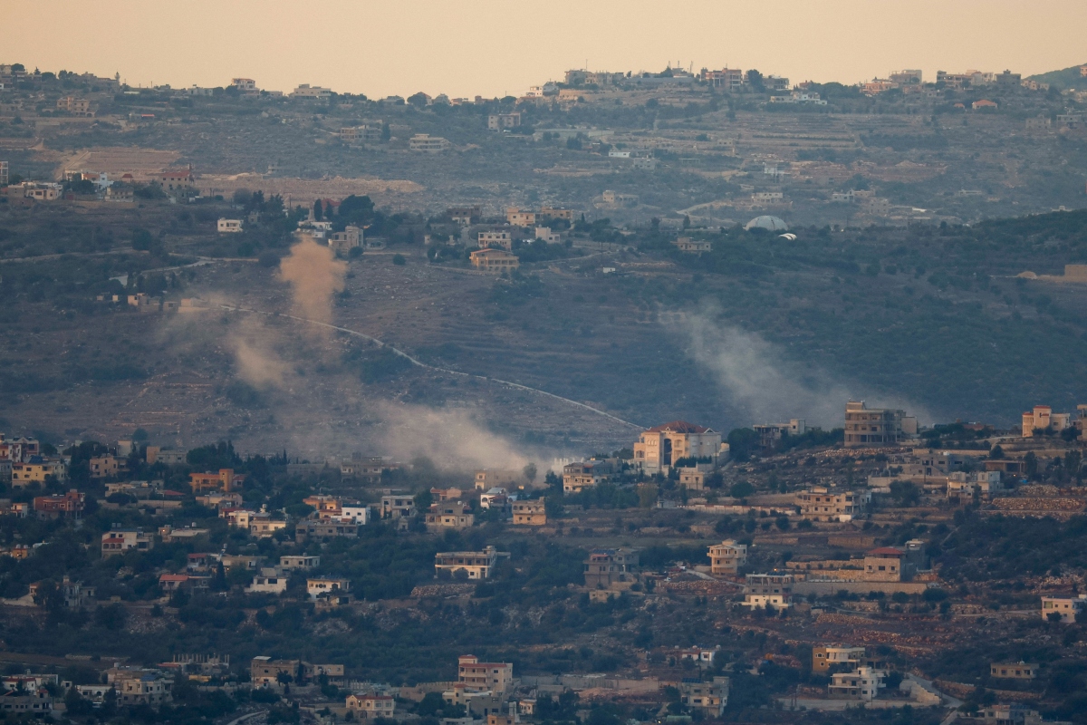 Khói bốc lên ở biên giới giữa Israel và Lebanon. Ảnh: Reuters