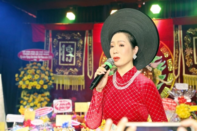 NSND Trịnh Kim Chi công bố danh sách cá nhân, tổ chức quyên góp, ủng hộ người dân chịu ảnh hưởng nặng nề bởi bão lũ.